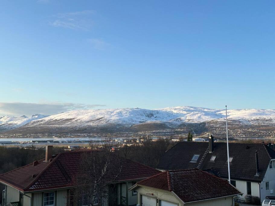 Appartement Leilighet I Rolig Gate Med Utsikt Og Gratis Parkering à Tromsø Extérieur photo