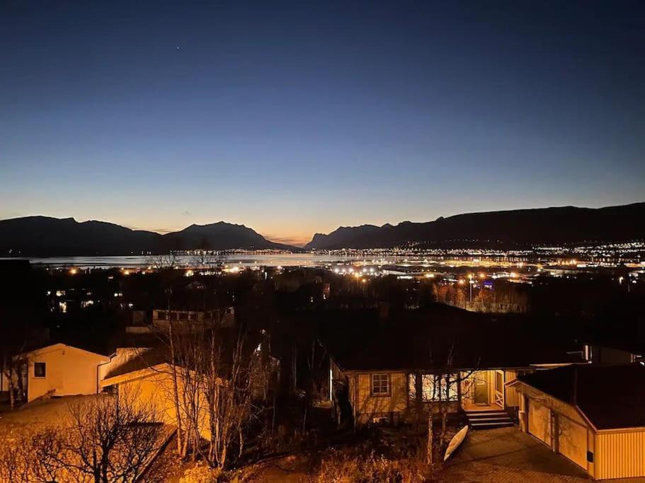 Appartement Leilighet I Rolig Gate Med Utsikt Og Gratis Parkering à Tromsø Extérieur photo